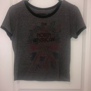 Rolling stone short sleeve crop top!